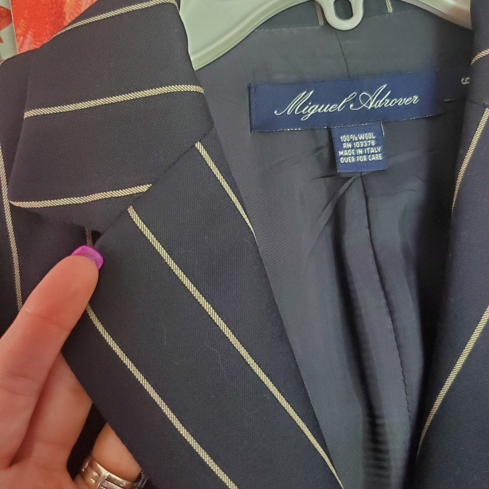 4/$12💞Pinstripe Blazer - Picture 2 of 5